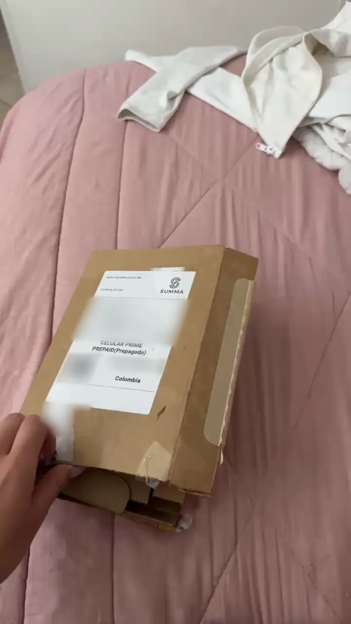 Un paquete con la etiqueta de Summa Envíos